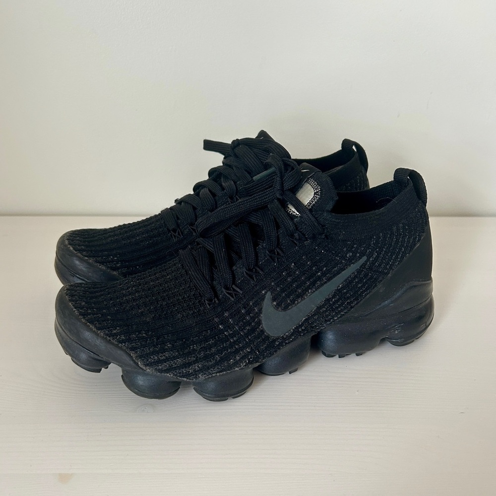 Nike Air VaporMax Flyknit – Women’s Size 8